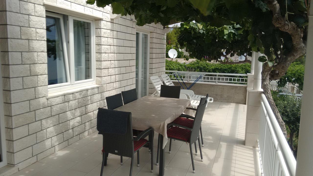 Apartments Vukas Lumbarda Eksteriør billede